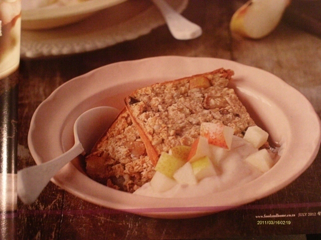 Pear, dark chocolate and cranberry baked oatmeal of Forbidden - Recipefy