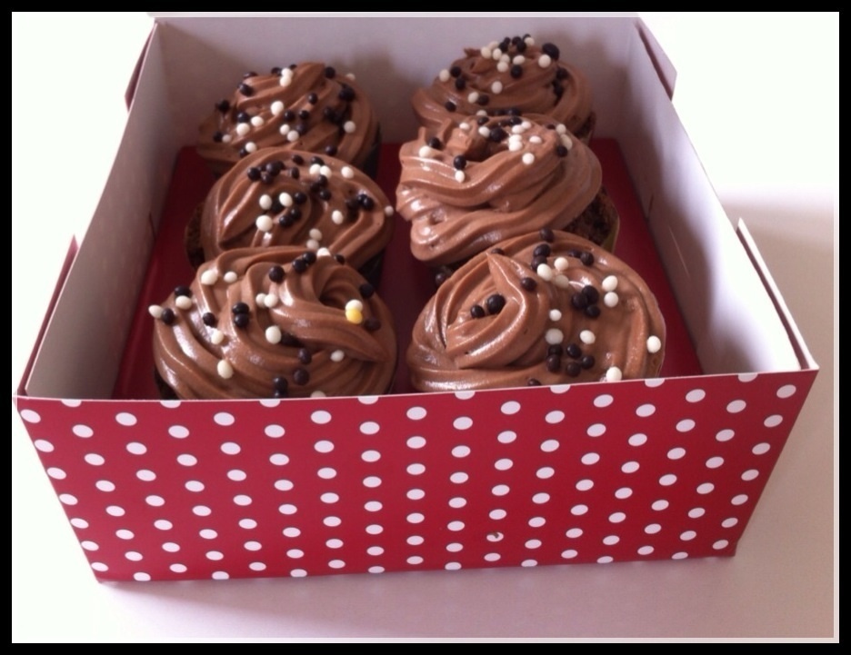 Cupcake al cioccolato con frosting alla nutella  of Eleonora  Michielan - Recipefy