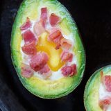 Bacon-eggs-baked-avocados4