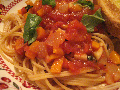 spaghetti piccanti al pomodoro of Nicoletta Simonetti - Recipefy