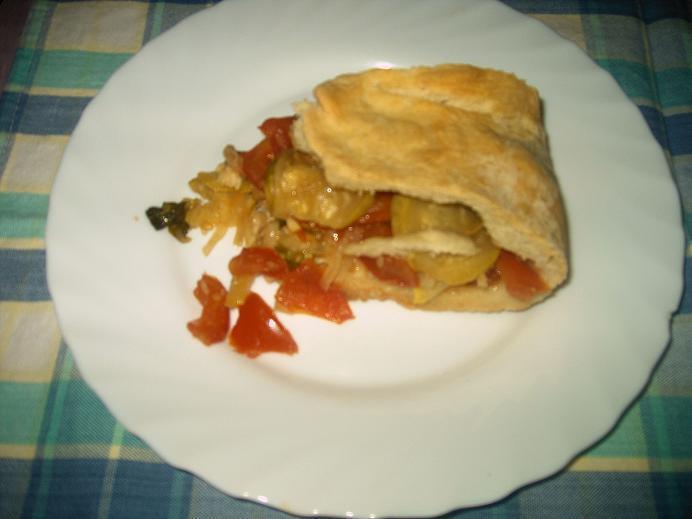 Prazzira de tammata e perdingianu (Focaccia ripiena di pomodori e melanzane) de Teresa - Recipefy
