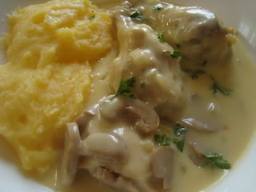 petto di pollo in salsa di funghi of Ana Carhat - Recipefy