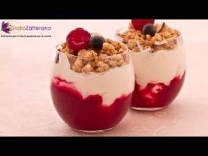 Coppette di yogurt ai frutti di bosco di Mikberger - Recipefy