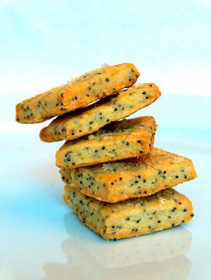 Biscotti con parmigiano e papavero (Finger food) of Daniele - Recipefy