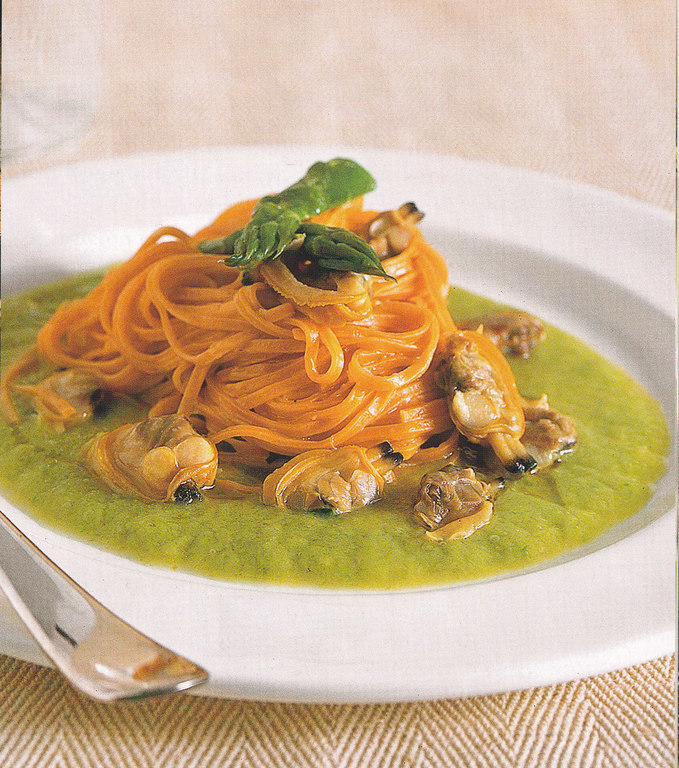 Tagliolini rossi con asparagi e vongole di Alessandra C. - Recipefy