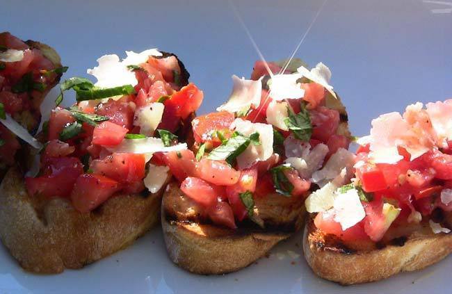 Homemade Bruschetta (Tomato and Basil) di Adams Family - Recipefy