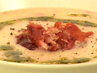 Potato and smoked bacon soup with basil oil de librarychick4405 - Recipefy