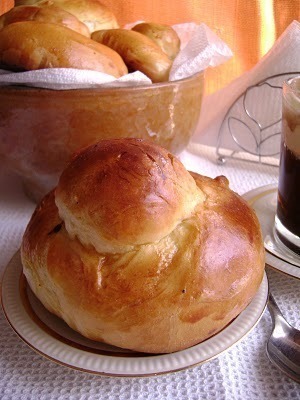 Brioches col "tuppo" (matrimonio d'amore con la granita) di Marinella Toscano - Recipefy