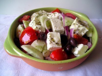INSALATA GRECA (appena tornata dalla Grecia, ho già nostalgia) of Valentina - Recipefy