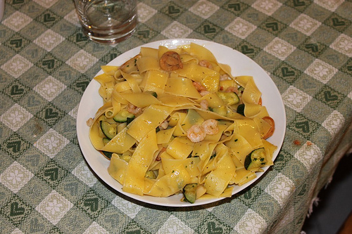 Tagliatelle zucchine e gamberetti of Nicoletta Simonetti - Recipefy