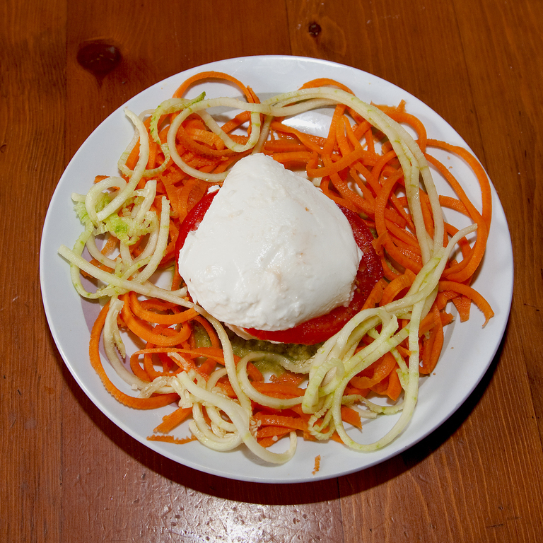 PANINI DI MOZZARELLA SU UN NIDO DI VERDURE di Alfy - Recipefy