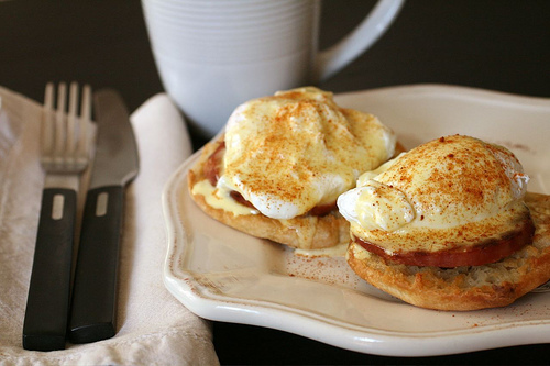 Eggs Benedict de Adam Guinn - Recipefy