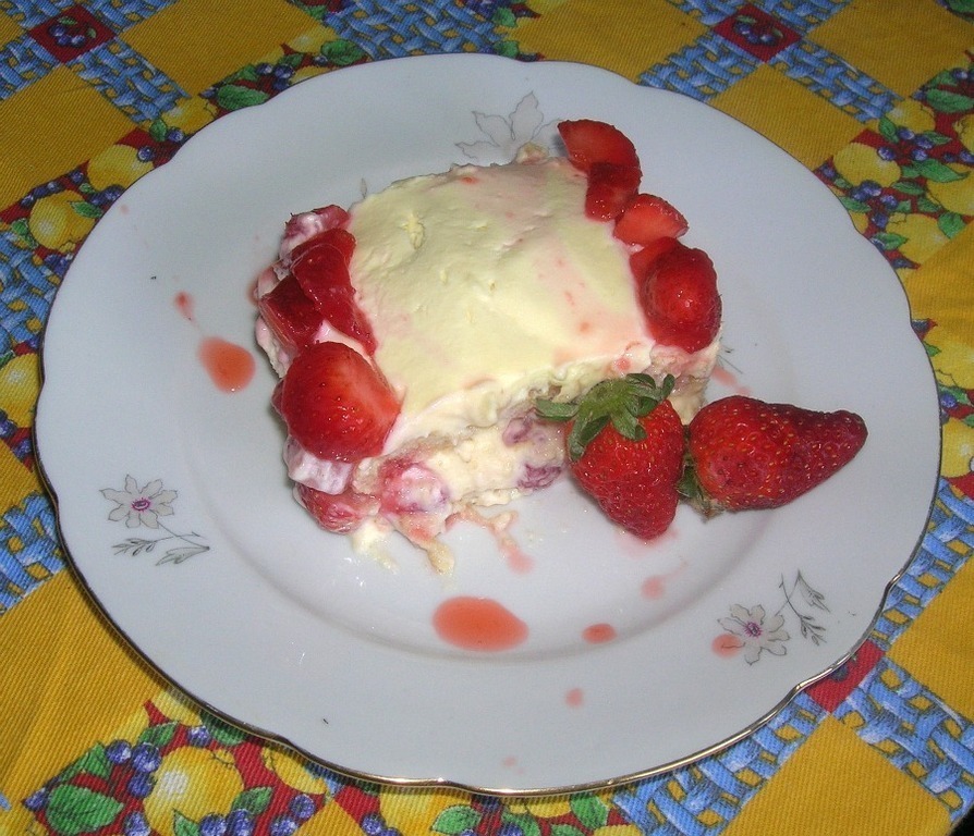Tiramisù di ricotta e fragole of Sweetandsalty - Recipefy