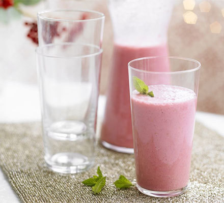 Rasp & Cranberry Smoothie (100 cals) of Claire's Big (Low) Fat - Recipefy