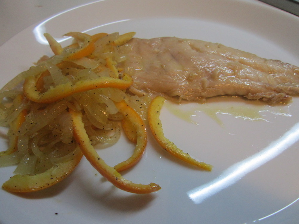 Filetto di pesce persico con cipolle e arance in agrodolce of Daniela Vietri - Recipefy