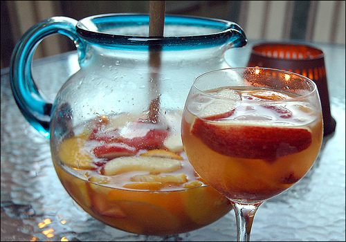Favorite White Peach Sangria de Amanda - Recipefy