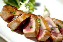 Tagliata di tonno con crema di peperoni de Veronica A. - Recipefy