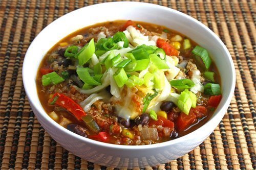 Closet Cooking's Black Bean and Quinoa Chili di Leah Nahmias - Recipefy