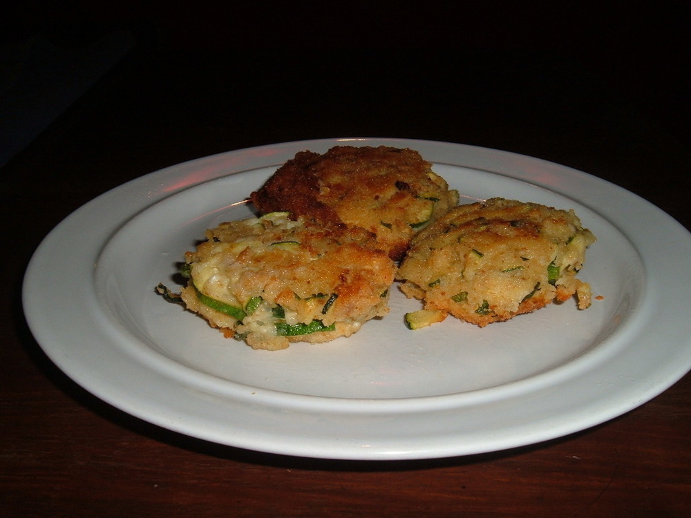 Polpette di zucchine e feta of Enrico Finocchiaro - Recipefy