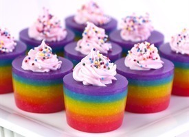 Double Rainbow Cake Jelly Shot de Mya - Recipefy