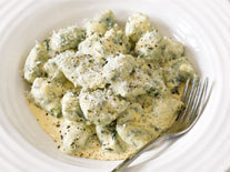 Low-Cal Creamed Spinach Gnocchi di Sarah Holmes - Recipefy