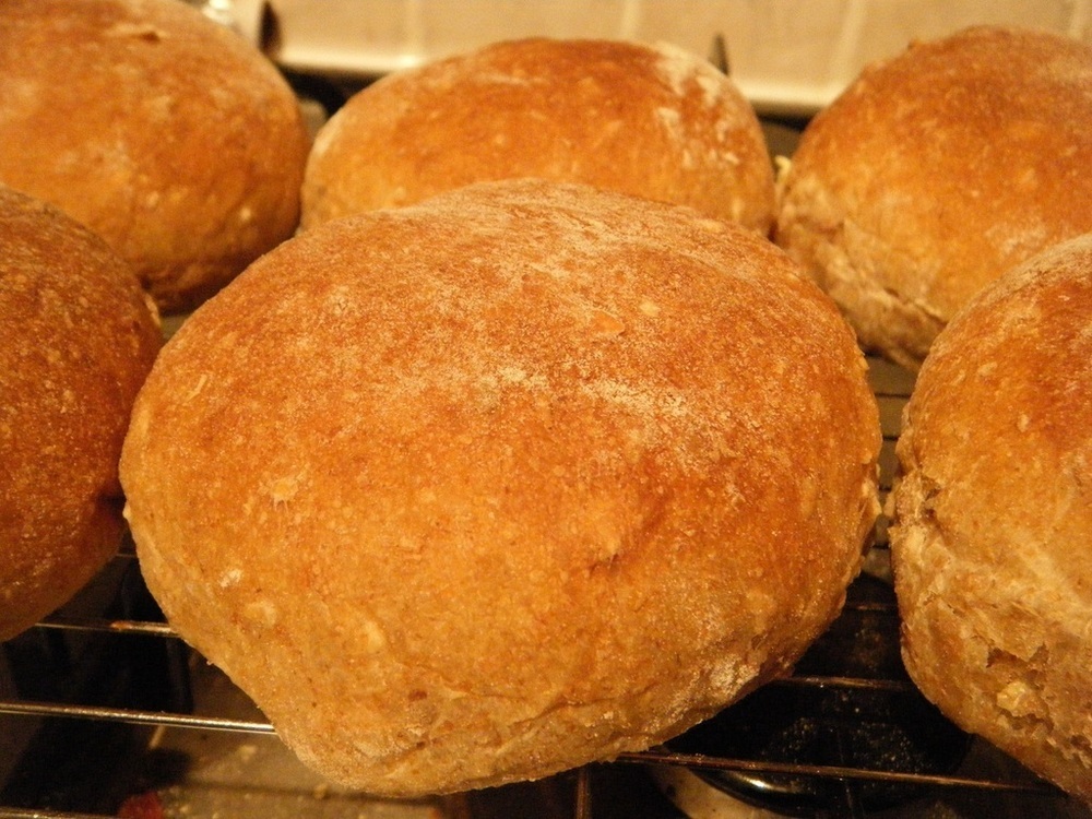 50/50 bread rolls (Dough made in breadmaker) of Sarah James - Recipefy