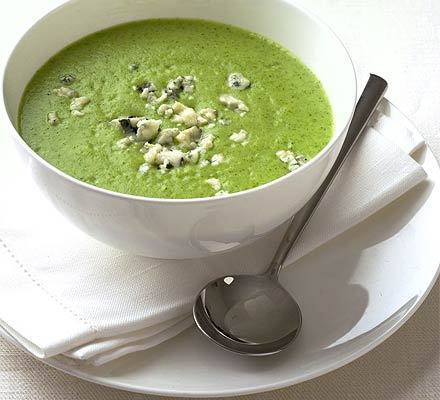 Broccoli & blue cheese soup of Susan Benedict - Recipefy