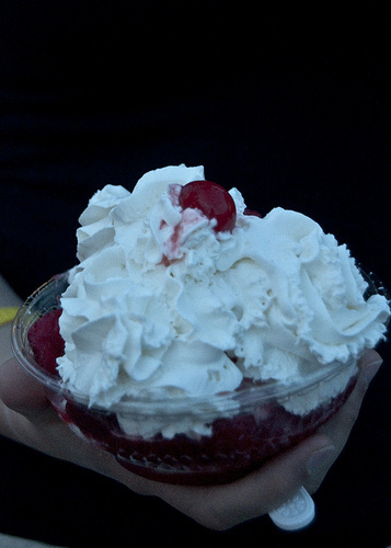 Strawberry Shortbread Sundae di debsxx - Recipefy