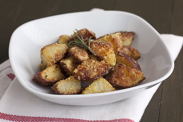 Crispy Parmesan-Rosemary Roasted Potatoes de Lisa Evanoff - Recipefy