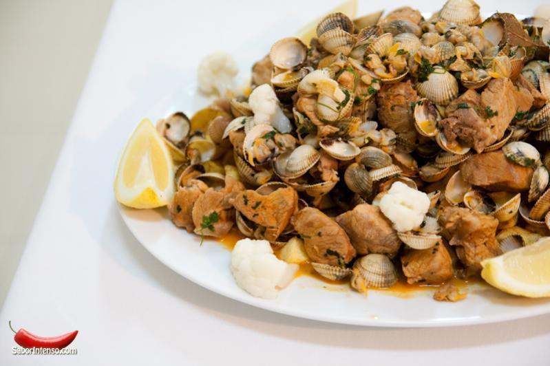 CARNE DE PORCO À ALENTEJANA di Manuel Gomes - Recipefy