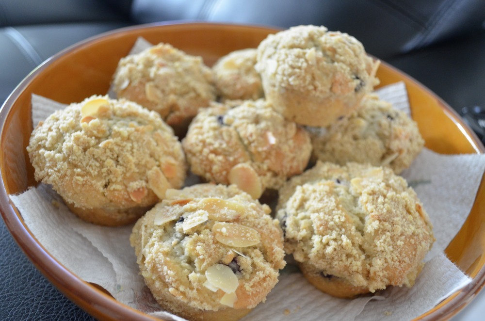 Blueberry & Coconut Muffins with Almond Crumble de Jenna - Recipefy