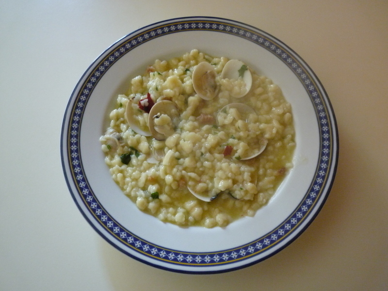 Fregola di vongole veraci (ricetta sarda) di Nicoletta Simonetti - Recipefy