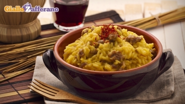 Risotto alla salsiccia of Classe 1B - Recipefy