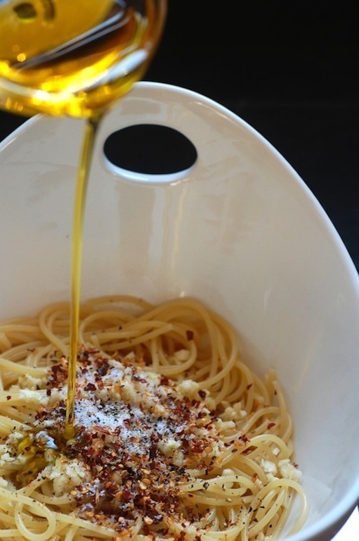 Spaghetti Aglio, Olio, e Peperoncino  of Emilia  - Recipefy