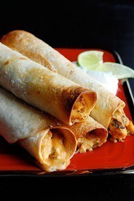 Baked Creamy Chicken Taquitos de Brooke Peterson - Recipefy