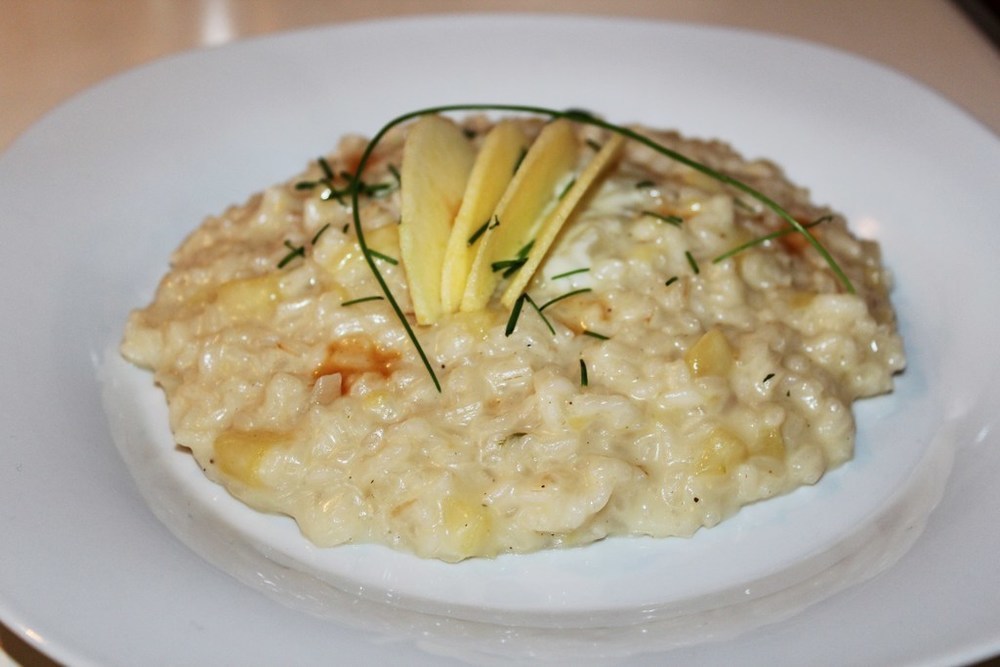 Risotto con le mele mantecato alla crescenza di Marika Pretti - Recipefy