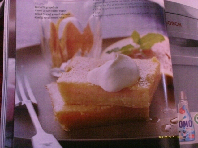 Lemon and Grapefruit Squares  de Forbidden - Recipefy