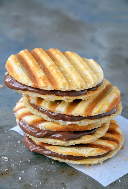 Nutella Waffle Sandwich Cookies de Emilia  - Recipefy