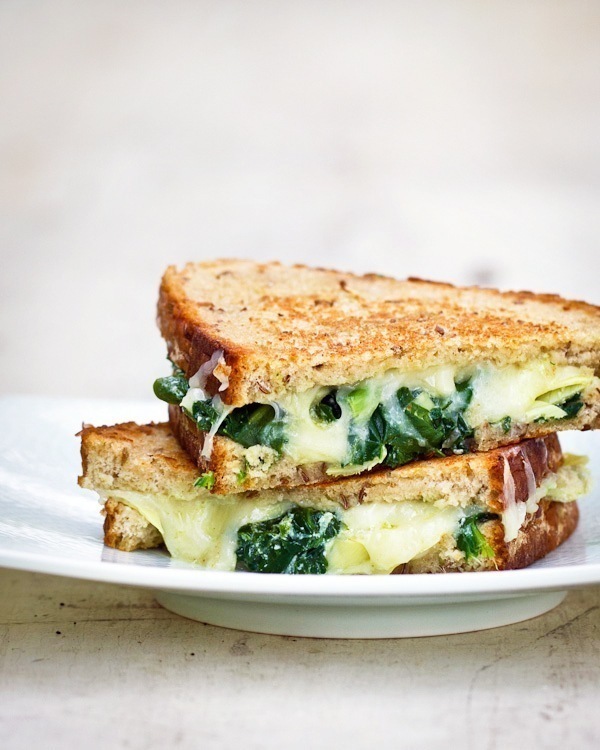 Spinach Artichoke Grilled Cheese di Emilia - Recipefy