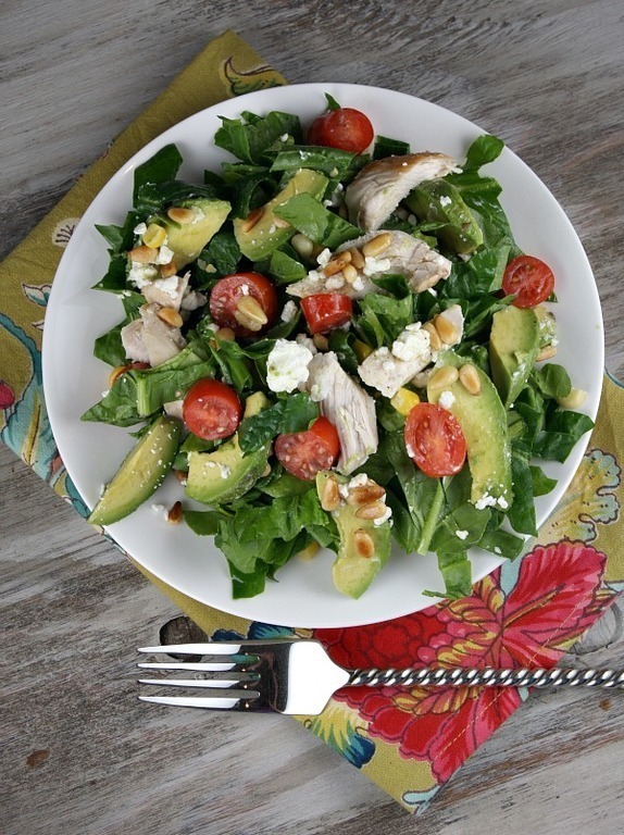Spinach Salad with Chicken, Avocado and Goat Cheese of Emilia - Recipefy