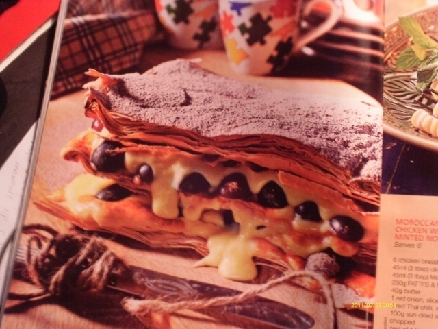 Phyllo stack with Grapes and Pastry Cream of Forbidden - Recipefy