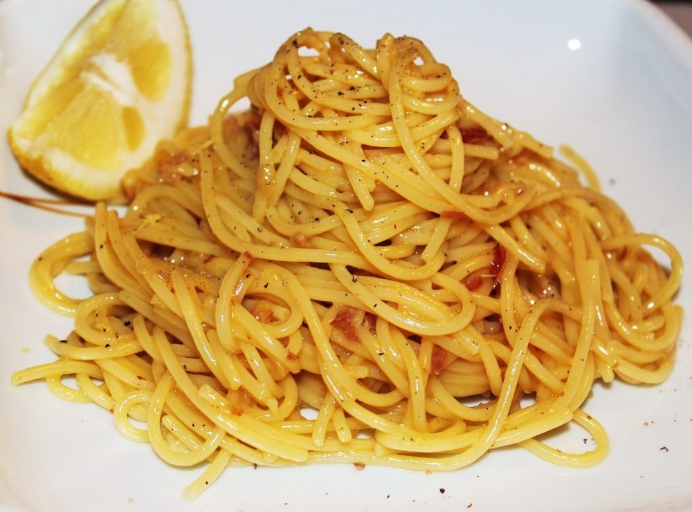 Spaghetti alla carbonara profumati al limone of Marika Pretti - Recipefy