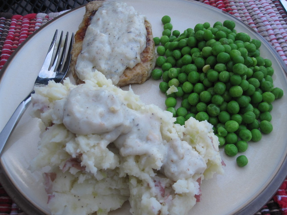 Pork Chops with Country Gravy of Michelle - Recipefy