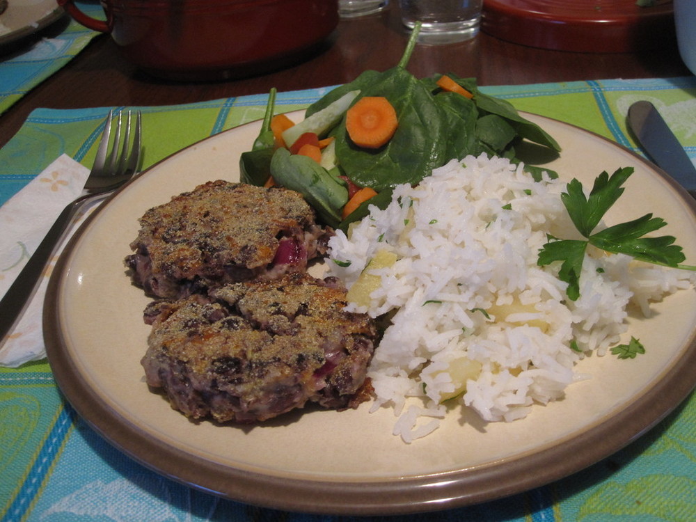 Black Bean Patties with Pineapple Rice di Michelle - Recipefy