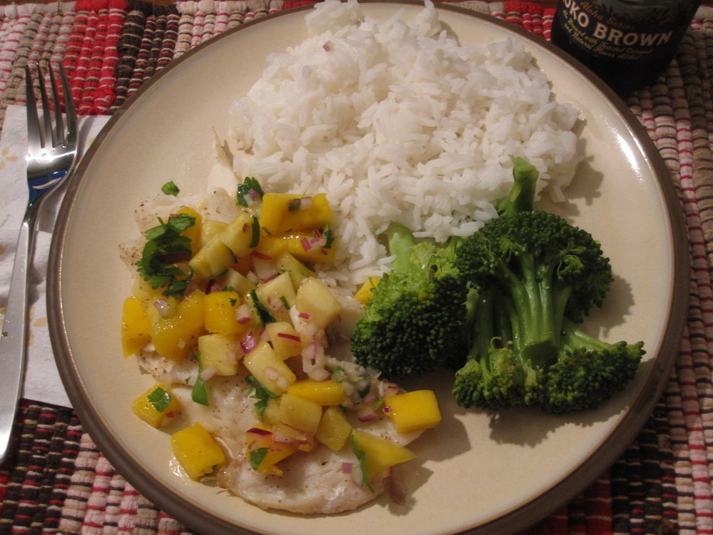 Baked Cod with Mango Pineapple Salsa de Michelle - Recipefy