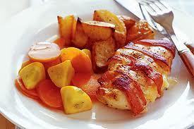 chicken and bacon melt with chips de camdhene-martha-elizabeth murray - Recipefy
