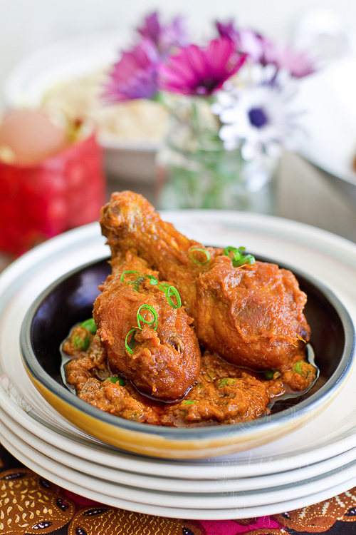 Ayam Masak Merah (Chicken in Spicy Tomato Sauce) di Azzrinna Kadri - Recipefy