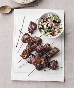 Lamb Kebabs With Cucumber-Feta Relish de Kelly Snyder - Recipefy