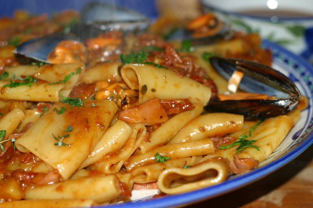 Paccheri con calamari, patate e timo of Mario - Recipefy