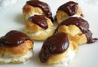 profiteroles-bocaditos-petit su-buñuelos de viento of Cristian Barriga Sedeño - Recipefy